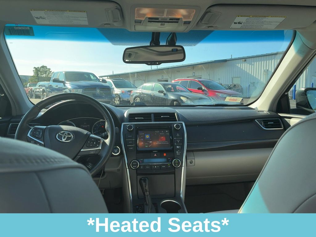 2016 Toyota Camry Hybrid XLE photo 12