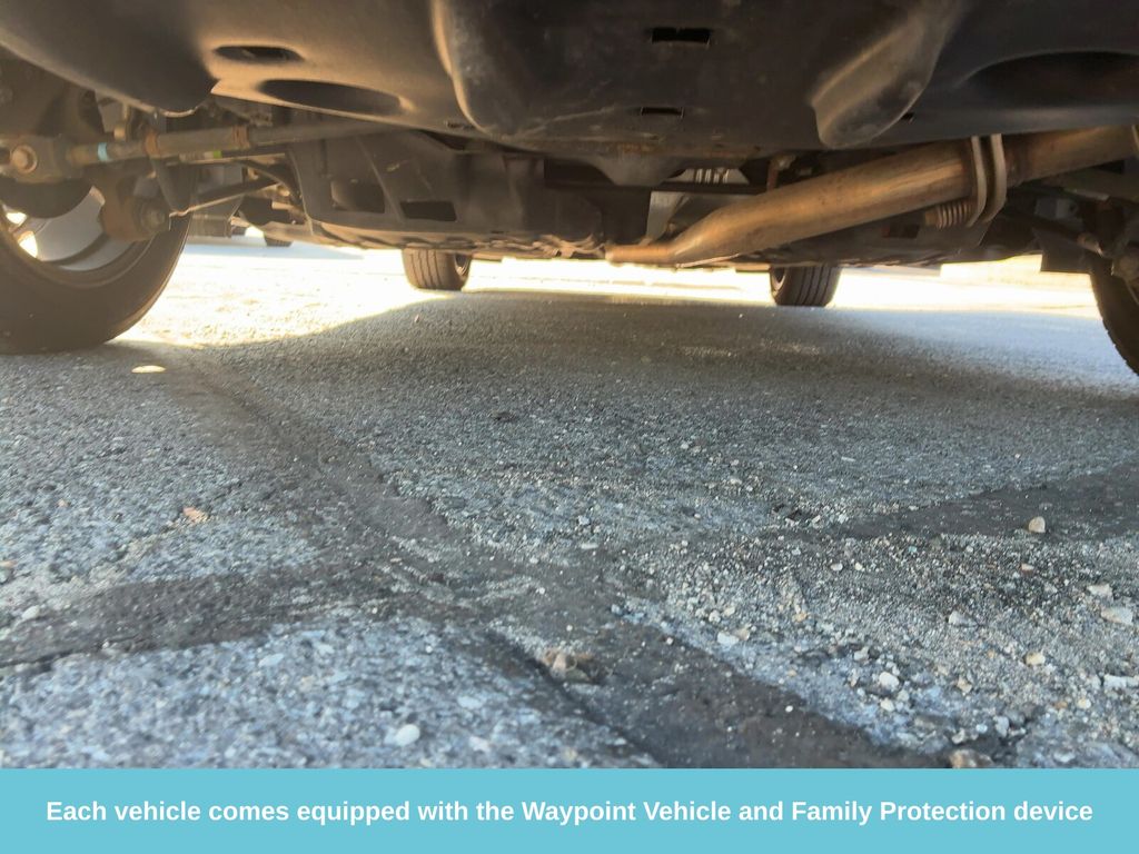 2016 Toyota Camry Hybrid XLE photo 16