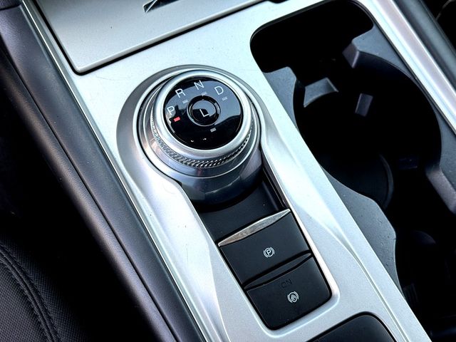 2021 Ford Explorer XLT photo 17