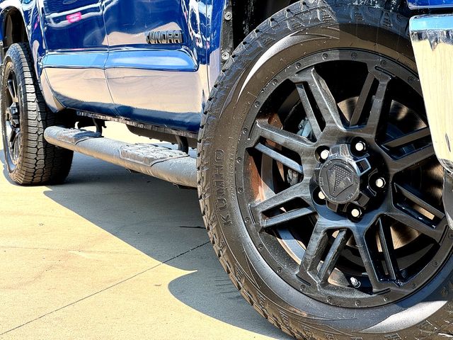 2017 Toyota Tundra SR5 photo 2