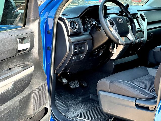 2017 Toyota Tundra SR5 photo 8