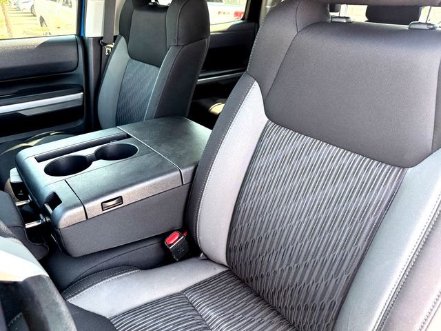 2017 Toyota Tundra SR5 photo 10