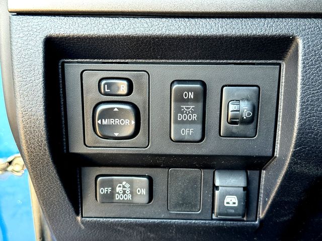 2017 Toyota Tundra SR5 photo 14