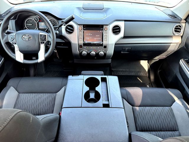 2017 Toyota Tundra SR5 photo 25