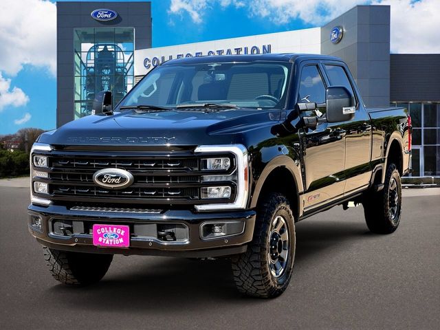 2023 Ford F-250 Lariat photo 2