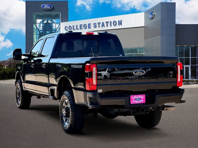 2023 Ford F-250 Lariat photo 3