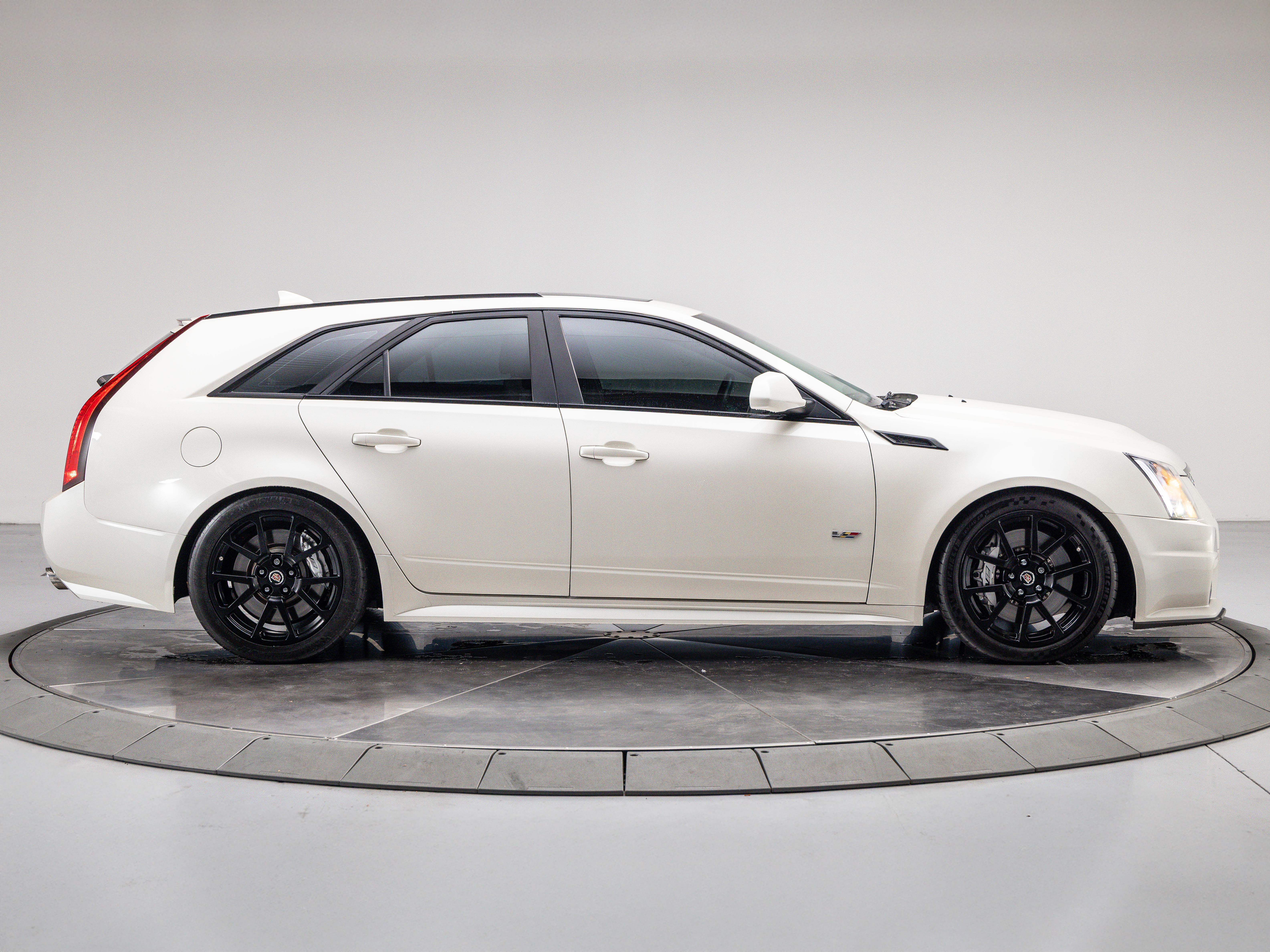 2014 Cadillac CTS V photo 9