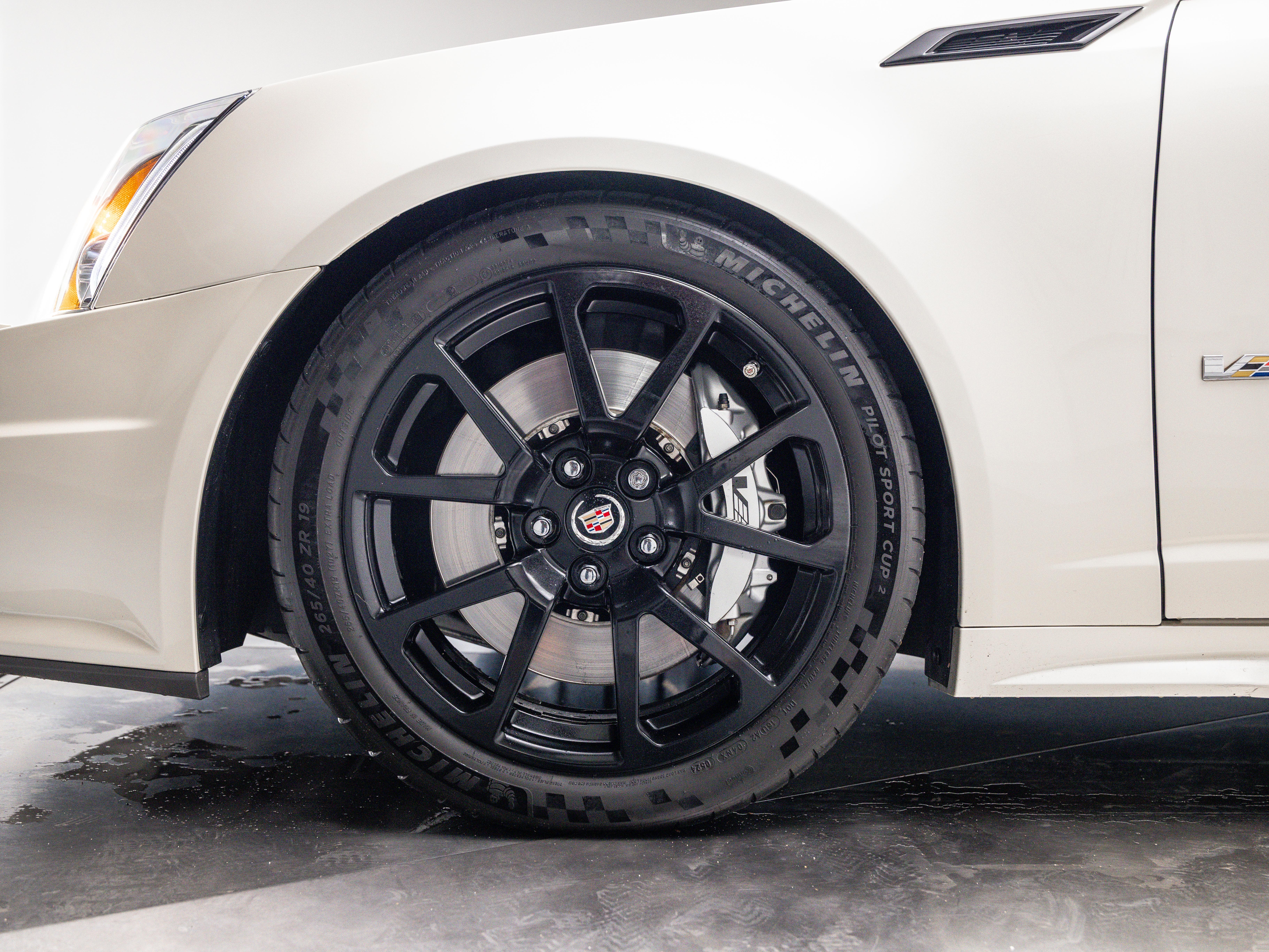 2014 Cadillac CTS V photo 14