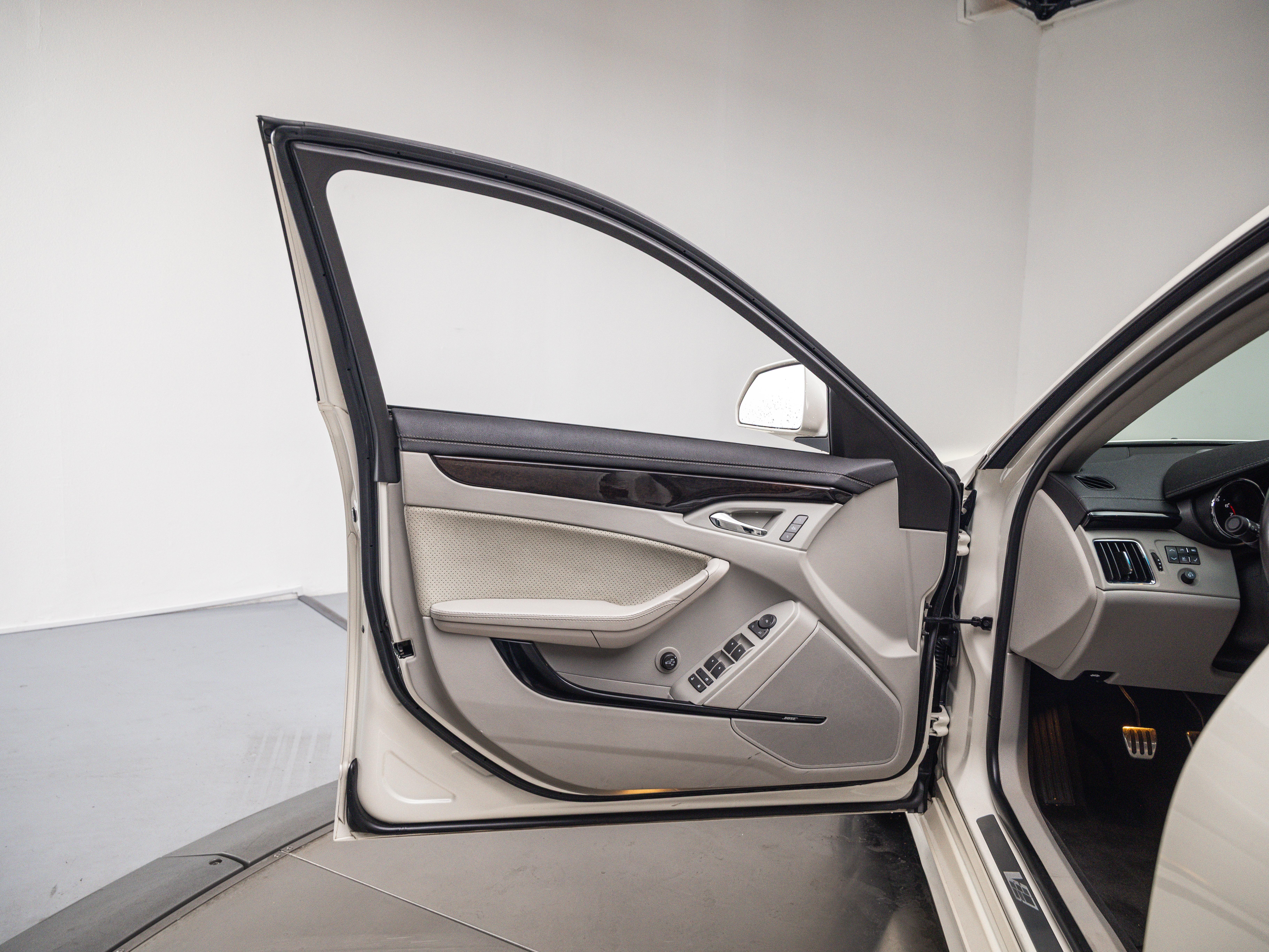 2014 Cadillac CTS V photo 17