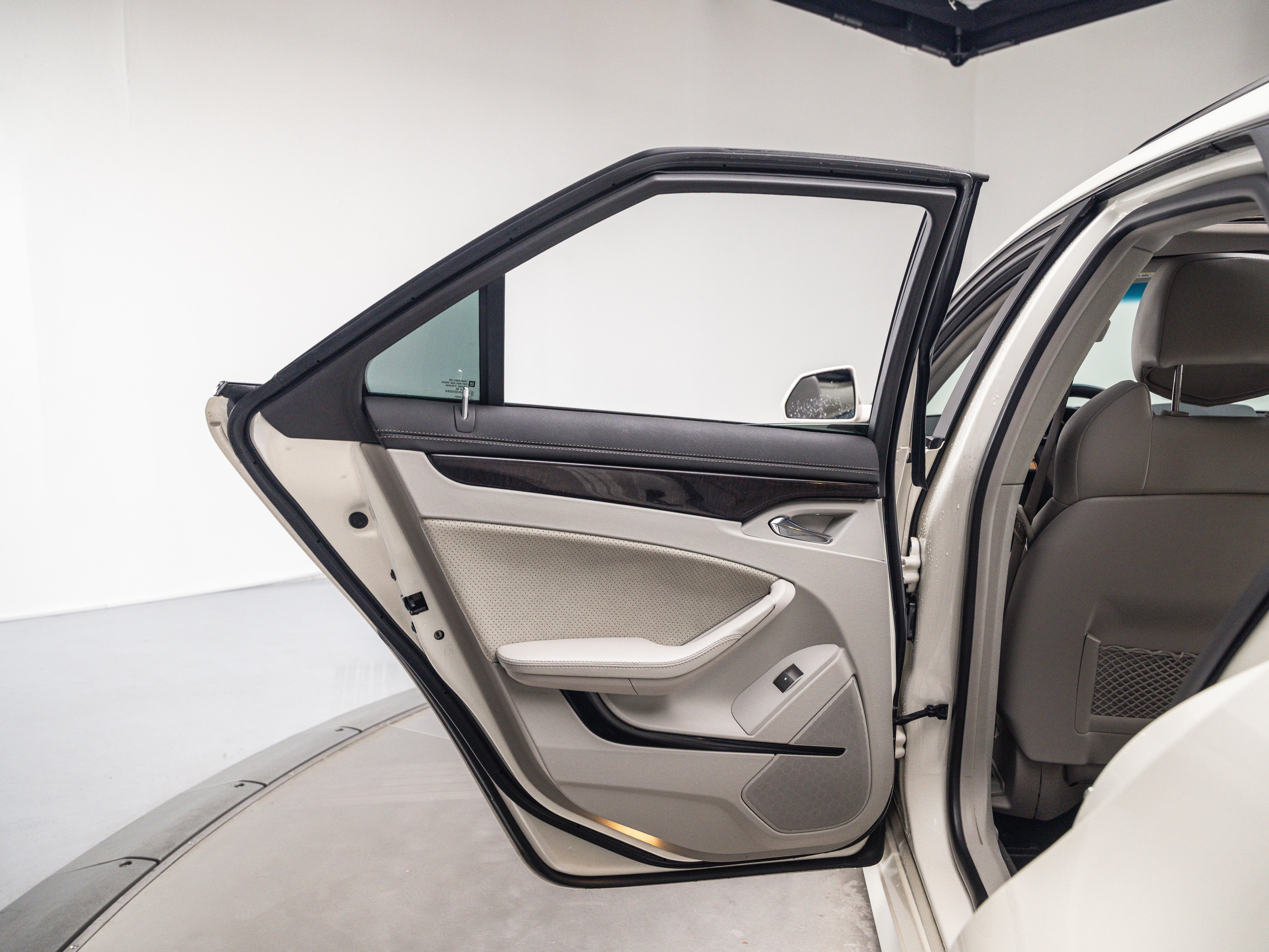 2014 Cadillac CTS V photo 18