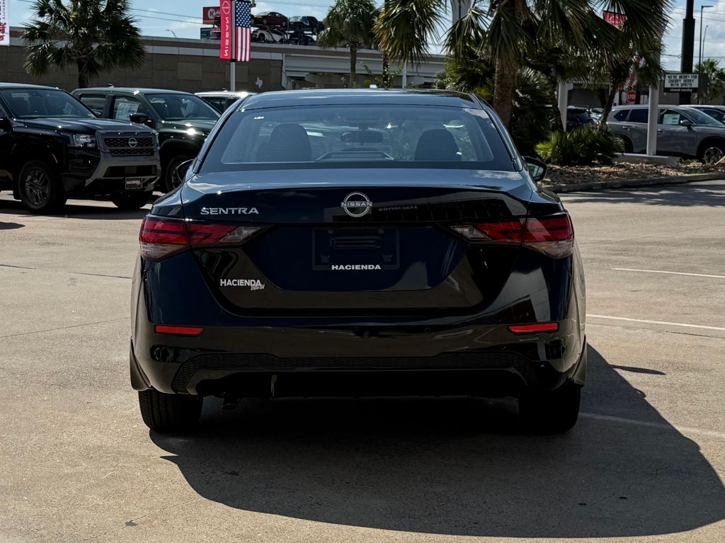 2025 Nissan Sentra S photo 4