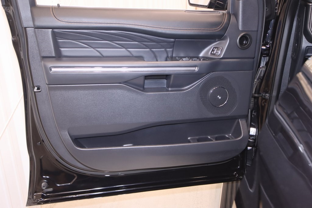 2024 Ford Expedition MAX Platinum photo 10