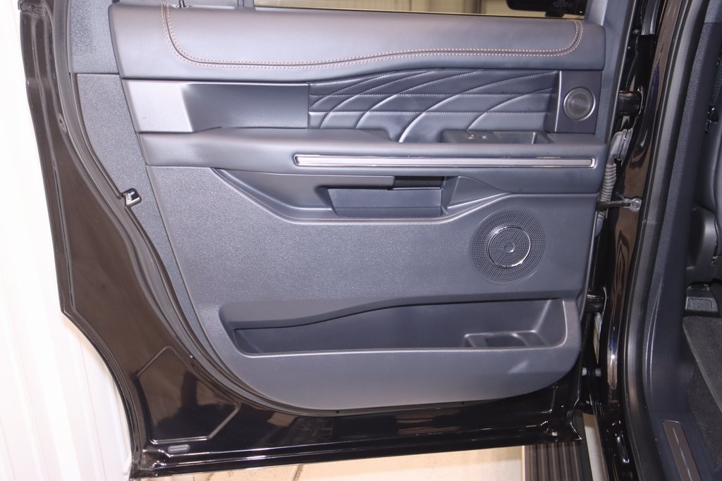 2024 Ford Expedition MAX Platinum photo 12