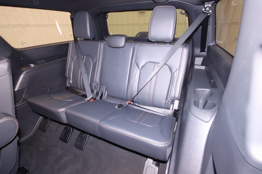 2024 Ford Expedition MAX Platinum photo 15