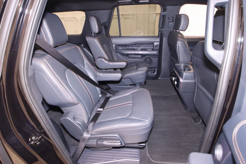 2024 Ford Expedition MAX Platinum photo 17