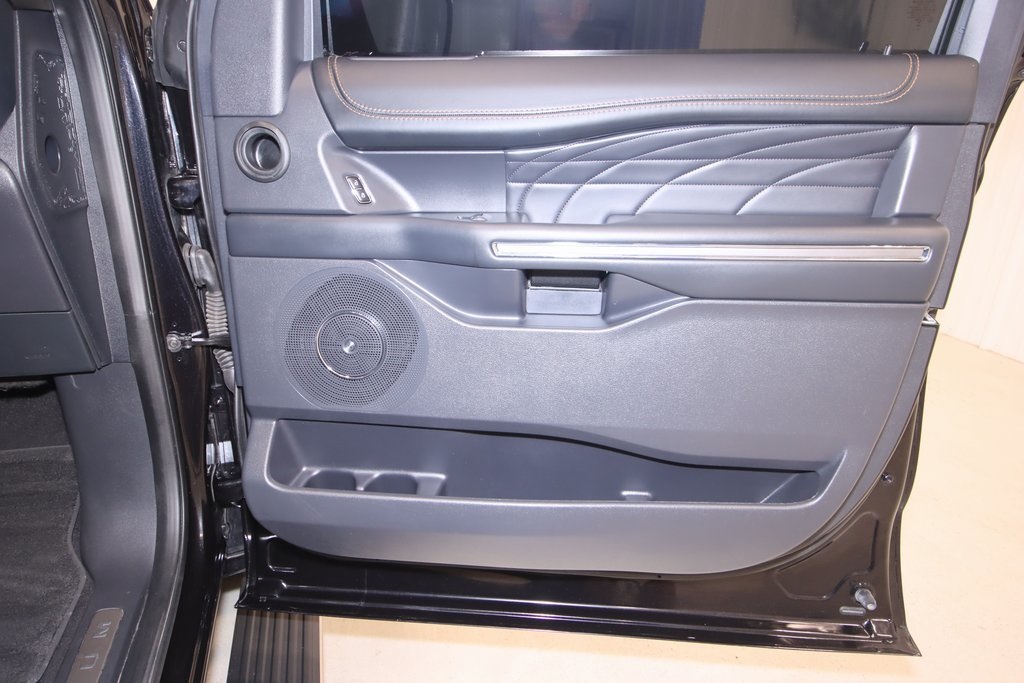 2024 Ford Expedition MAX Platinum photo 19