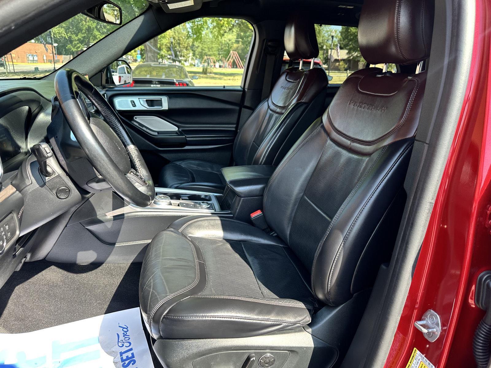 2020 Ford Explorer Platinum photo 10