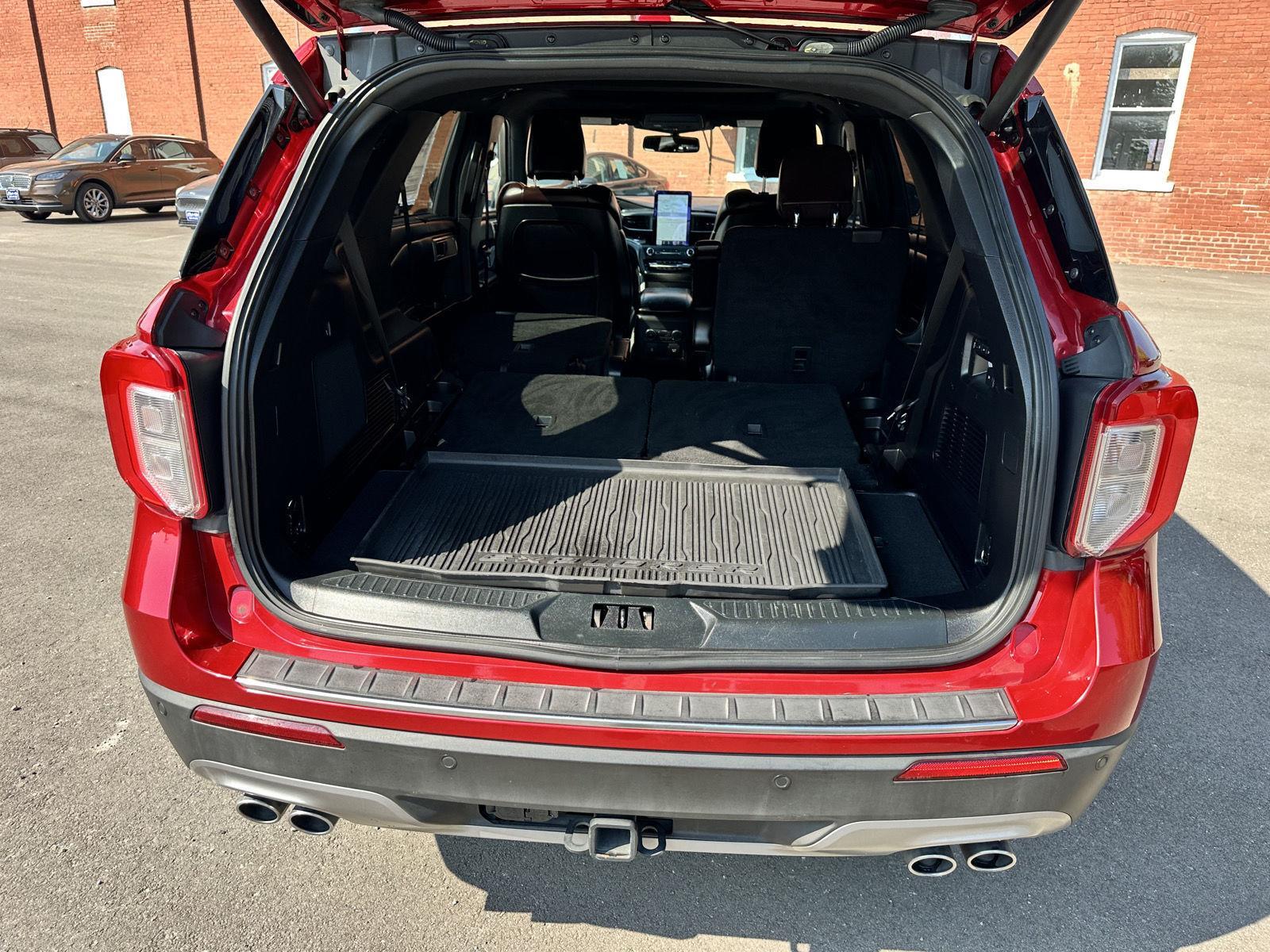 2020 Ford Explorer Platinum photo 17