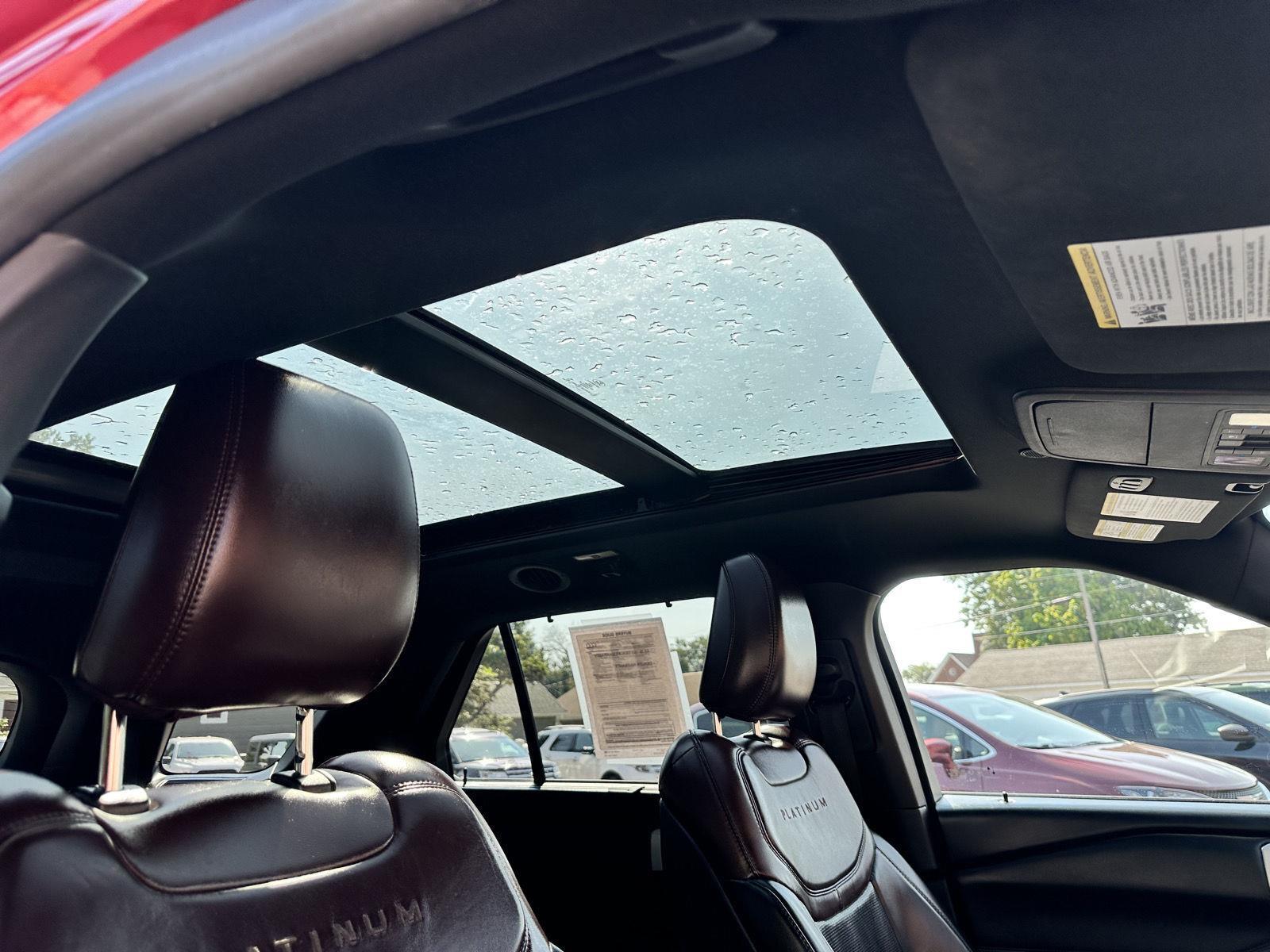 2020 Ford Explorer Platinum photo 24