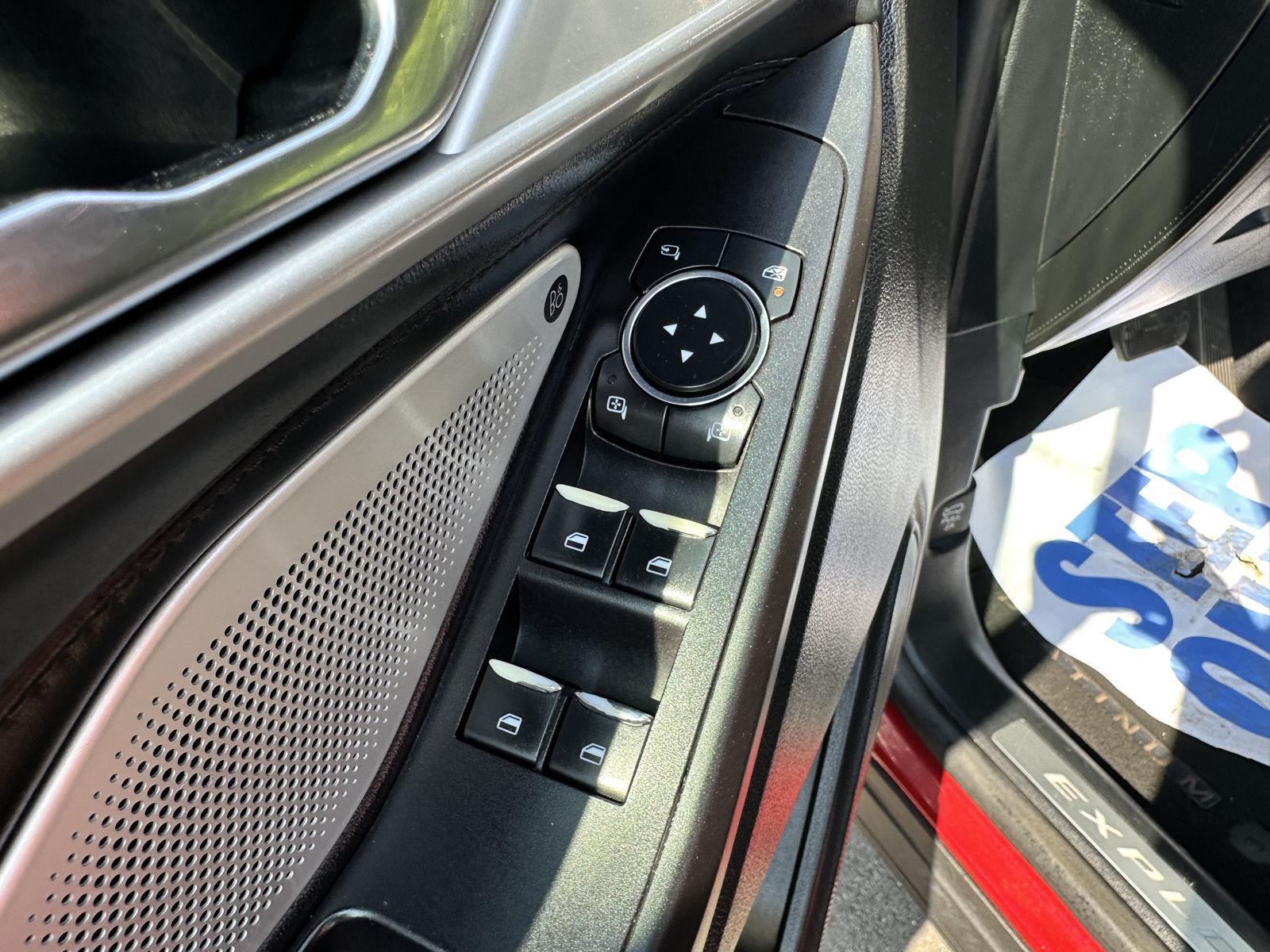 2020 Ford Explorer Platinum photo 26