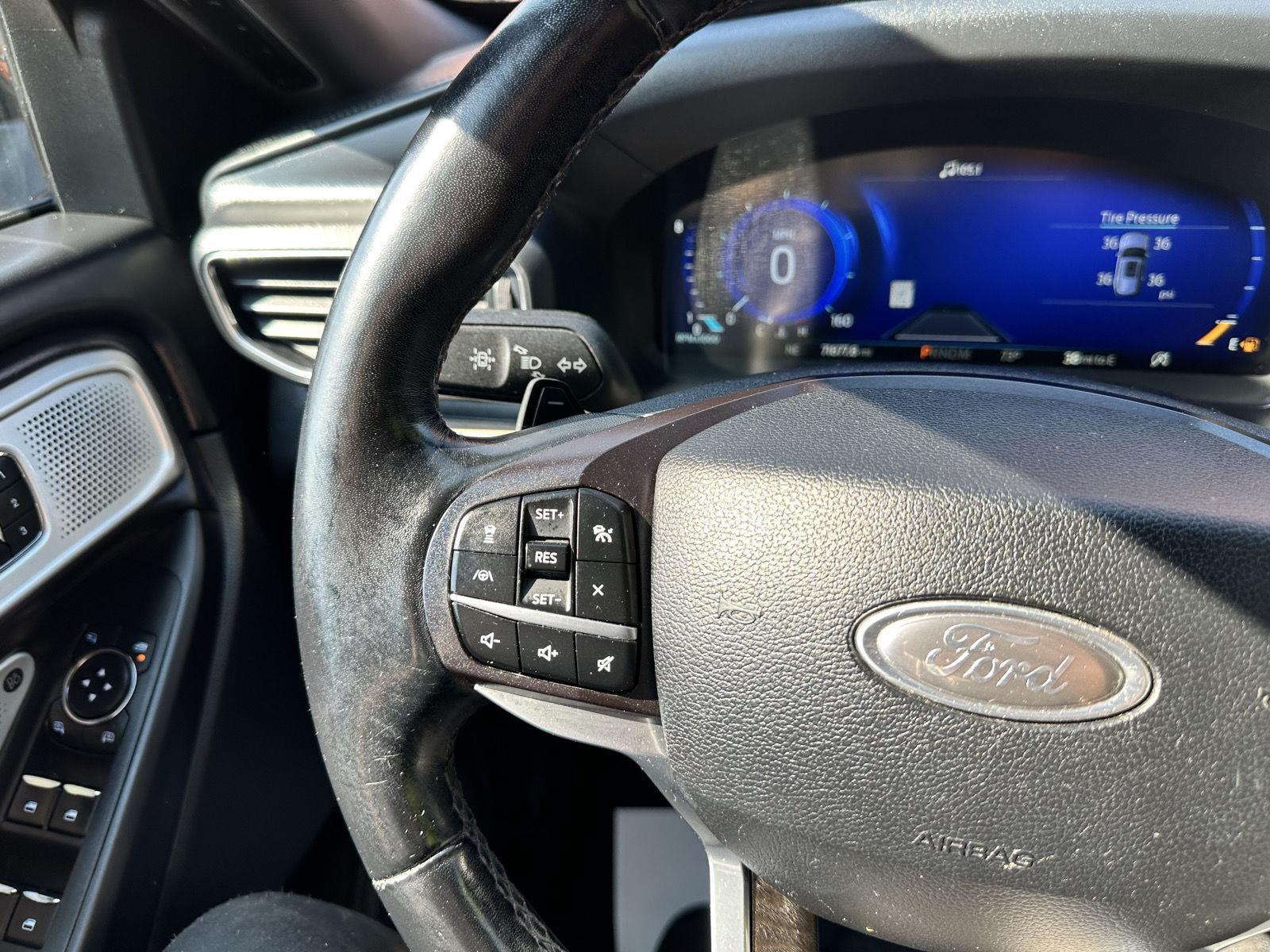 2020 Ford Explorer Platinum photo 31