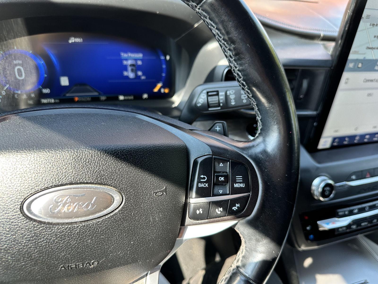 2020 Ford Explorer Platinum photo 32