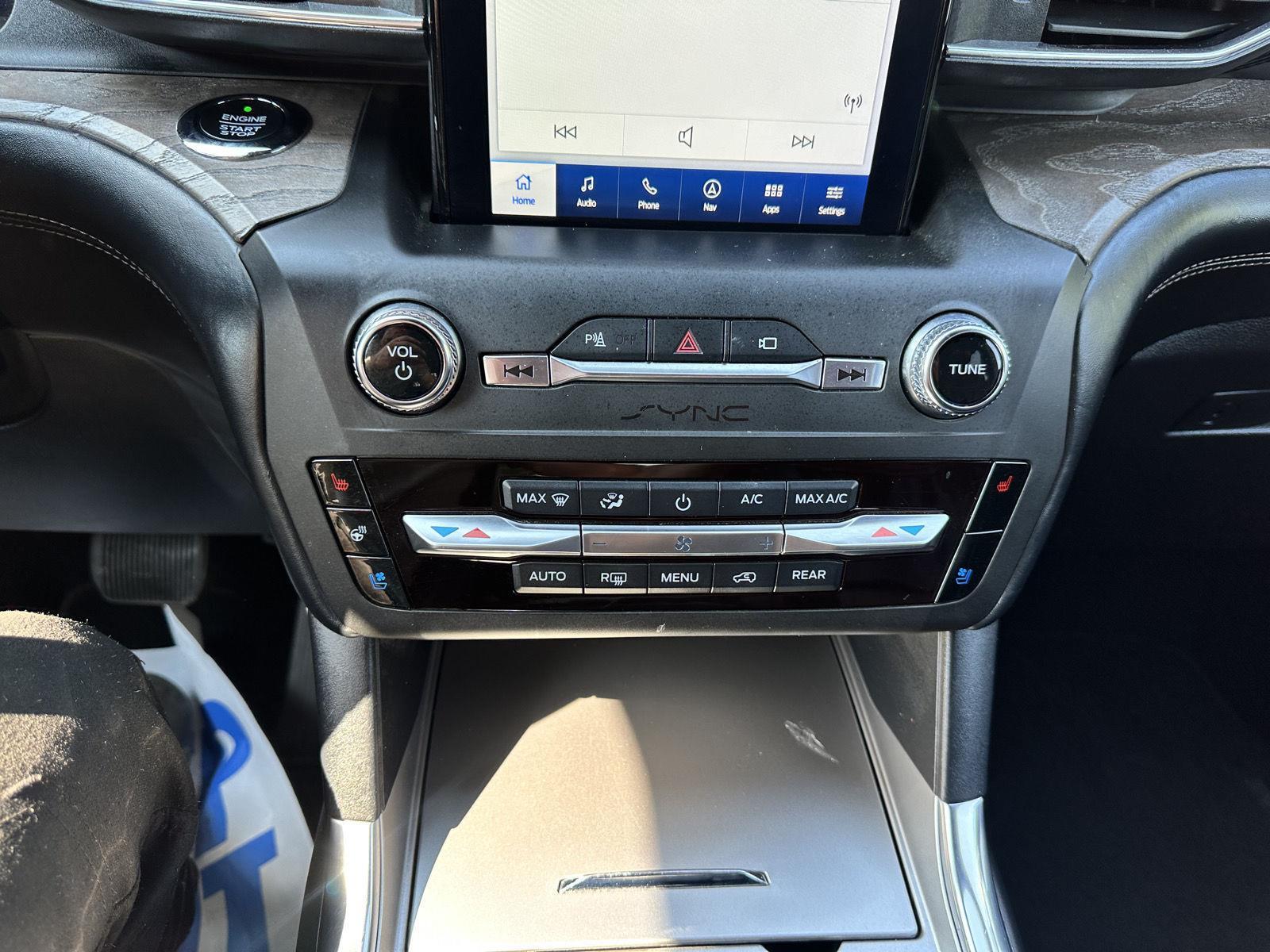 2020 Ford Explorer Platinum photo 34