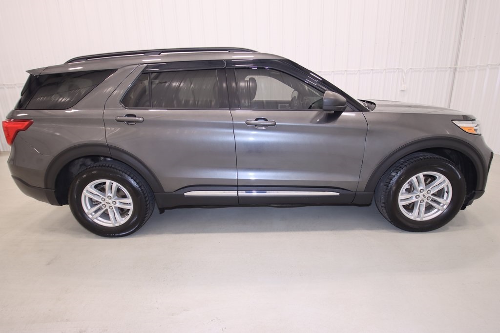 2020 Ford Explorer XLT photo 2