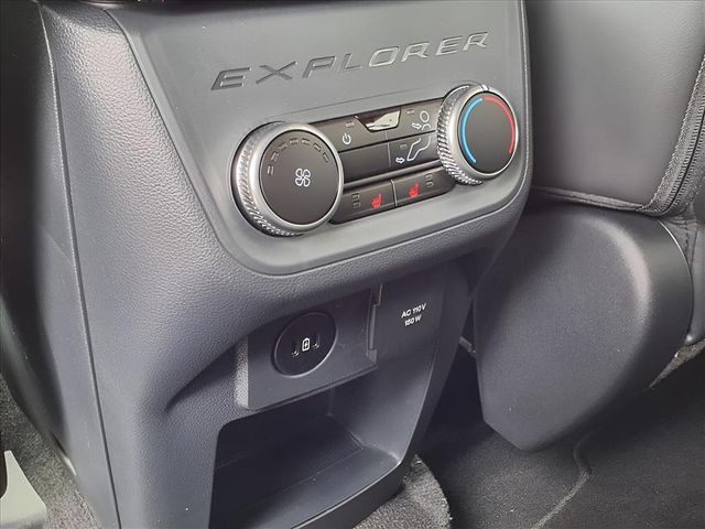 2025 Ford Explorer ST-Line photo 21