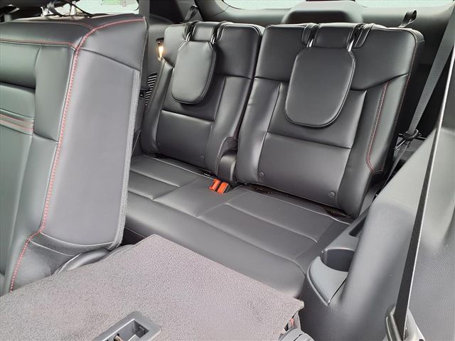 2025 Ford Explorer ST-Line photo 24
