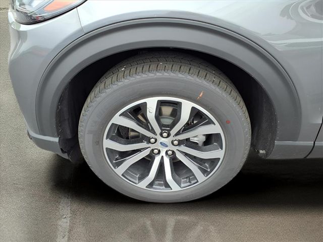 2025 Ford Explorer ST-Line photo 26