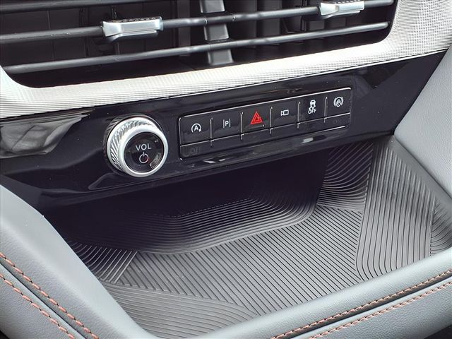 2025 Ford Explorer photo 14