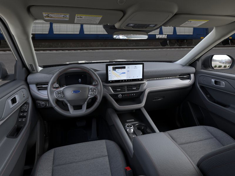 2025 Ford Explorer photo 8