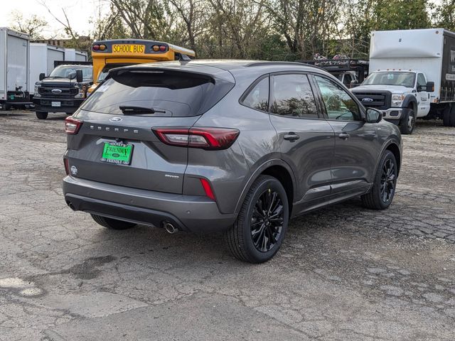 2025 Ford Escape ST-Line Elite photo 2
