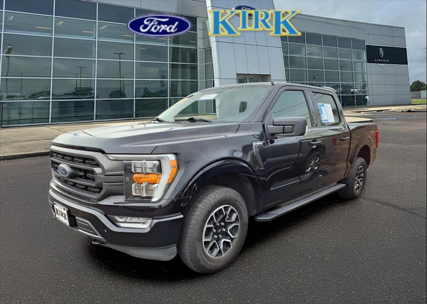 2023 Ford F-150 XLT's photo
