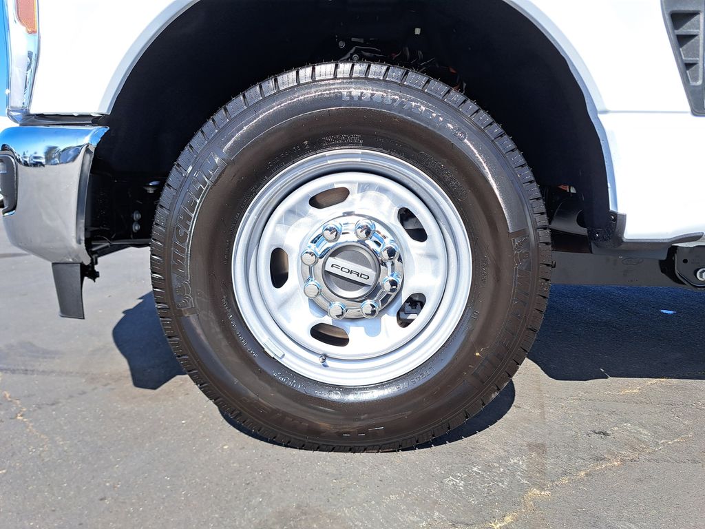 2026 Ford F-250 photo 8