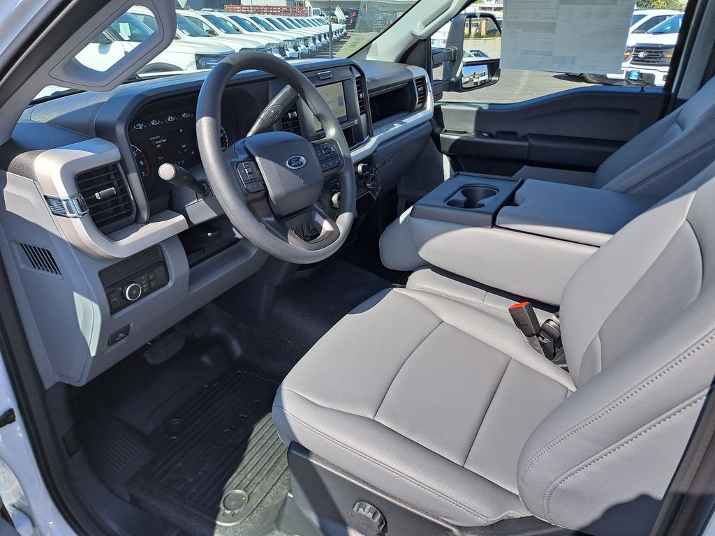 2026 Ford F-250 photo 9