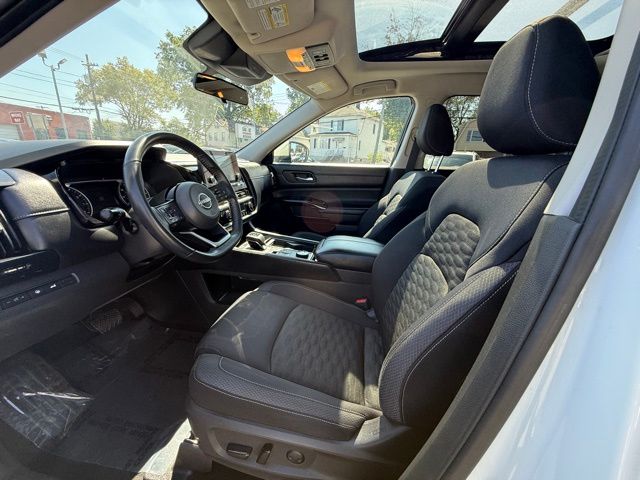2022 Nissan Pathfinder SV photo 14