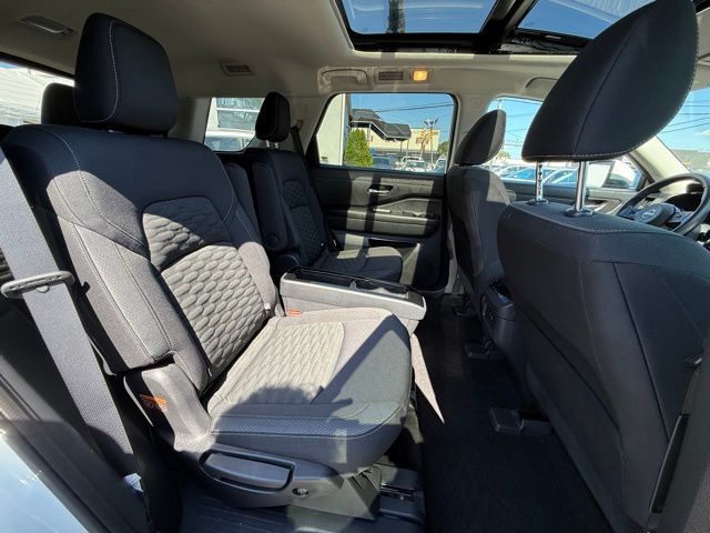 2022 Nissan Pathfinder SV photo 21