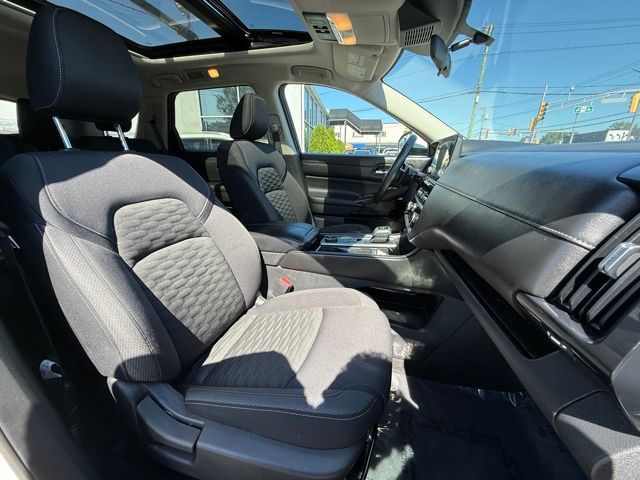 2022 Nissan Pathfinder SV photo 25