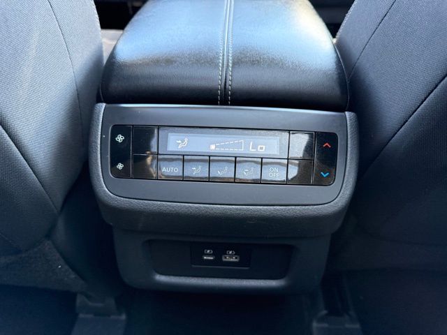 2022 Nissan Pathfinder SV photo 26