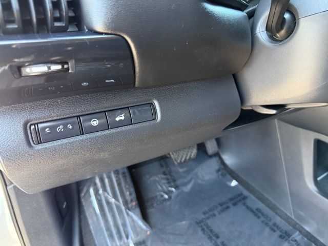 2022 Nissan Pathfinder SV photo 34