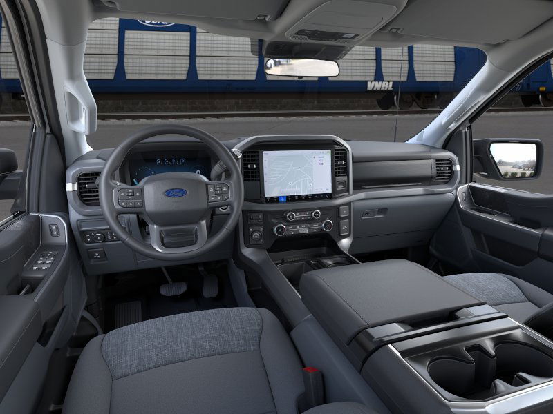 2025 Ford F-150 XLT photo 7