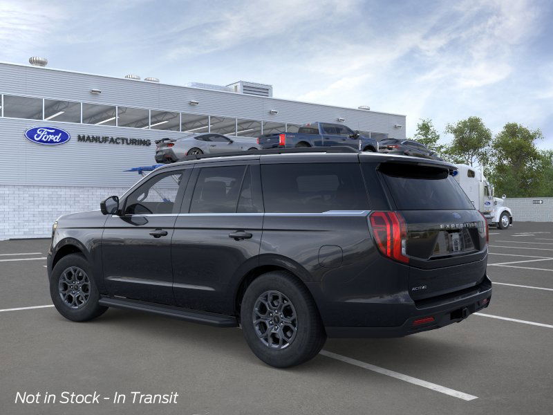 2025 Ford Expedition photo 2