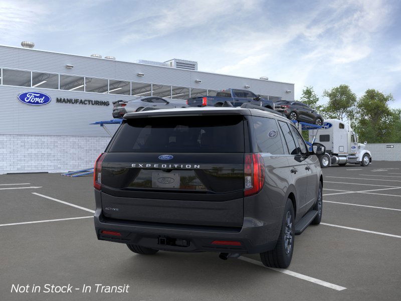 2025 Ford Expedition photo 6