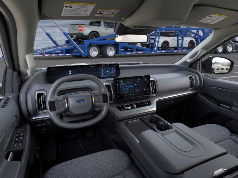 2025 Ford Expedition photo 7
