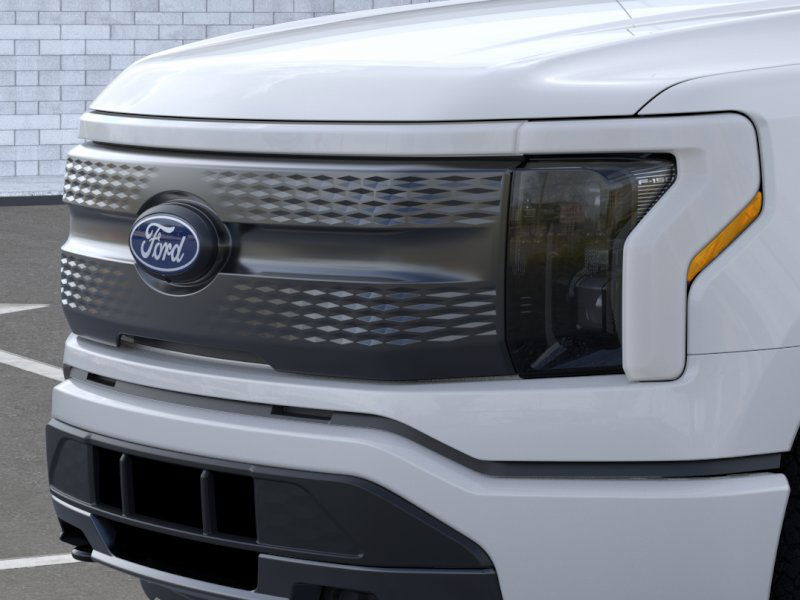 2025 Ford F-150 Lightning XLT photo 15