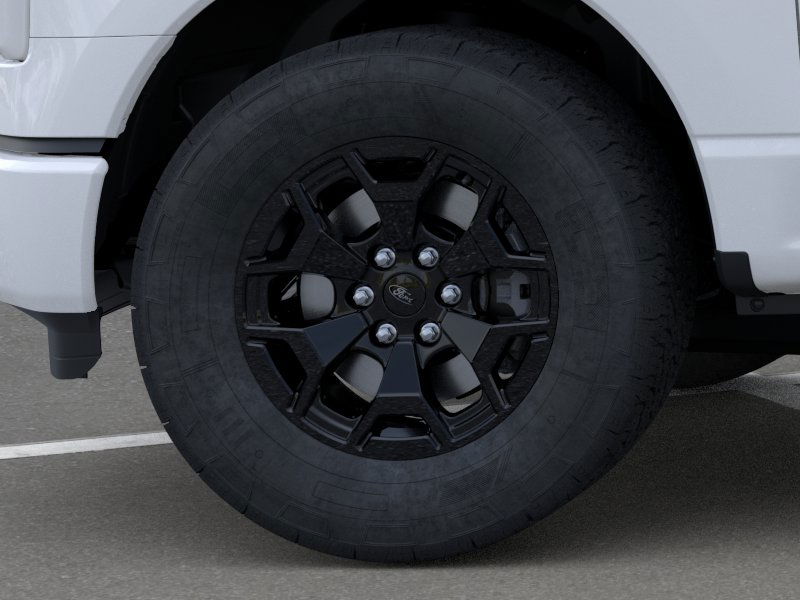 2025 Ford F-150 Lightning XLT photo 17