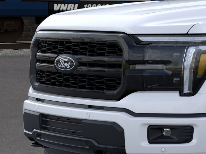 2025 Ford F-150 Lariat photo 14