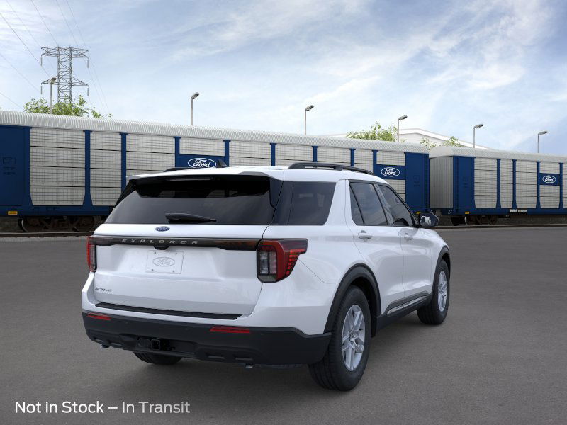 2025 Ford Explorer photo 6